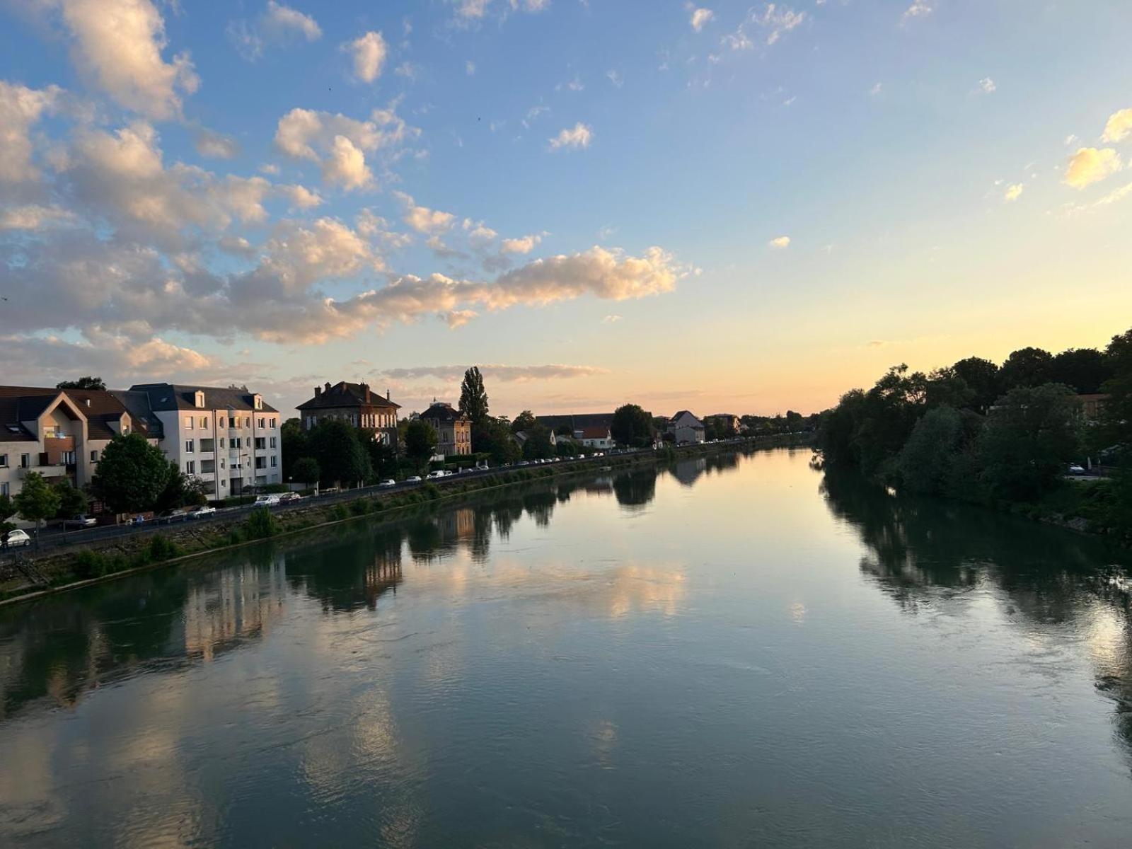 Le Petit Nid D'Yves Apartment Lagny-sur-Marne ภายนอก รูปภาพ